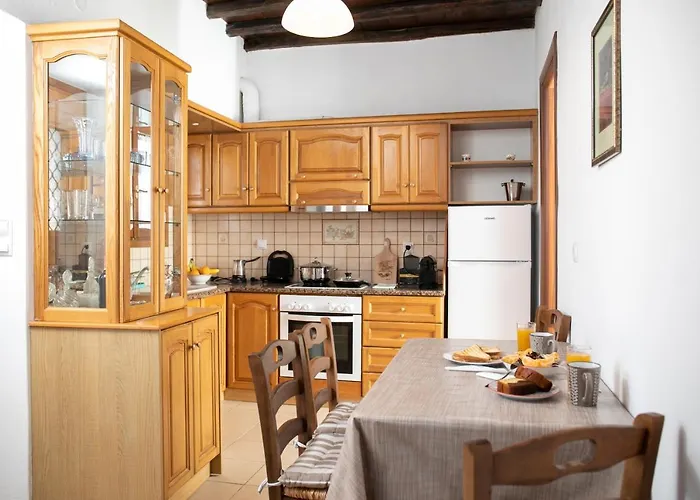 Cycladic Sea View Mansion Near The Castle